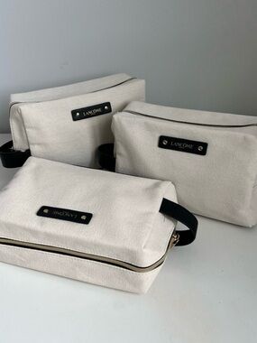 3/15$ New Lancôme makeup bags with handle